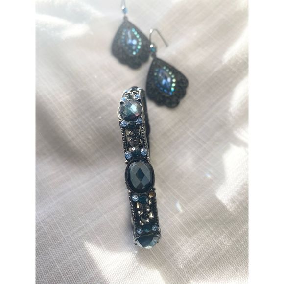 Blue gunmetal bracelet and earring set - Picture 2 of 3
